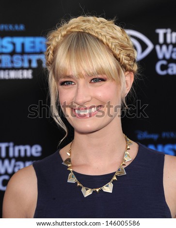 LOS ANGELES - JUN 17:  Beth Behrs arrives to the '