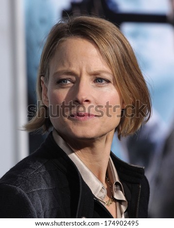 LOS ANGELES - DEC 06:  JODIE FOSTER arrives to the 