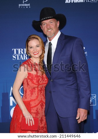 LOS ANGELES - APR 29:  Sarah Drew & Trace Adkins arrives to the \