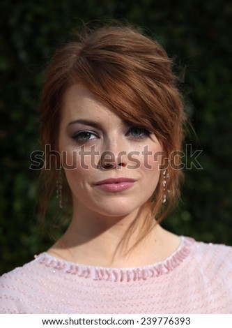 LOS ANGELES - AUG 09:  EMMA STONE arrives to the 