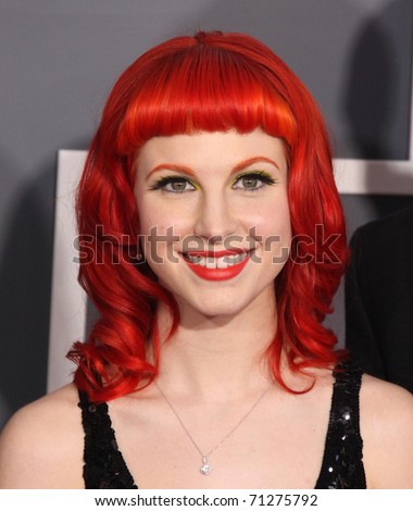 hayley williams hairstyle with bangs. hayley williams haircut in