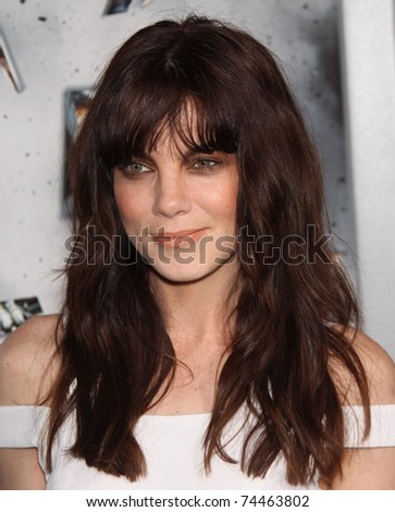 LOS ANGELES - MAR 28:  Michelle Monaghan arrives to the 