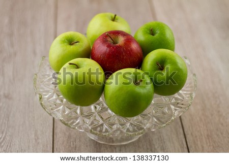 Cake plate of seven apples
