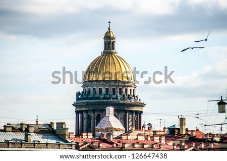 SAINT PETERSBURG - AUGUST 31: Saint Isaac\'s Cathedral (Isaakievskiy Sobor) on August 31, 2012 in Saint Petersburg, Russia. The largest Russian Orthodox cathedral in the city, built in 1858.