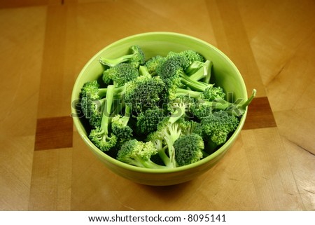 A picture of a bowl of vegetable on table top