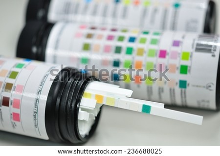urine paper strip test