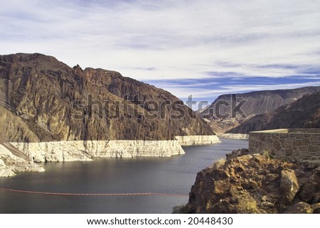 A view of the hoover dam. This dam is placed in the border of the US states Arizona and Nevada