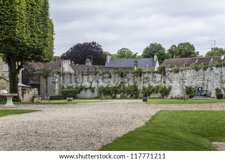 Ruins of Royal Castle in Senlis. Castle was place of election of Hugh Capet in 987 (completely rebuilt under Louis le Gros in 1130). It is used as a royal residence until early XVI century. France.