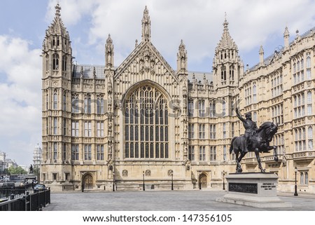 Statue of Richard Coeur de Lion - equestrian statue of Richard I of England is located in Old Palace Yard outside Palace of Westminster. Statue was designed by Baron Carlo Marochetti, erected in 1856.