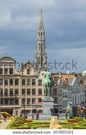 BRUSSELS, BELGIUM - MAY 11, 2014: View of famous Kunstberg or Mont des Arts (Mount of the arts) gardens. By end of 19th century, King Leopold II had idea to convert hill into a Mont des Arts gardens.