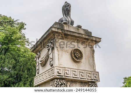 Chiswick House - Palladian villa (1729) in Burlington Lane, Chiswick, in London Borough of Hounslow, England. Arguably finest remaining example of Neo-Palladian architecture in London. Gate Sculpture