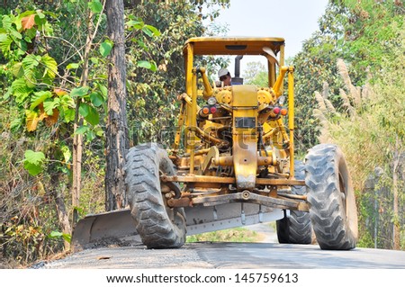 Graders are commonly used in the construction and maintenance of dirt roads and gravel roads.