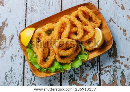 fried squid rings breaded with lemon