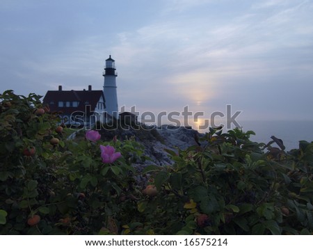 Fort Williams Lighthouse, lighthouse at sunrise in South Portland Maine