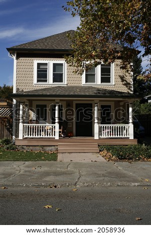 Exterior shot of a historical home in Napa, CA.