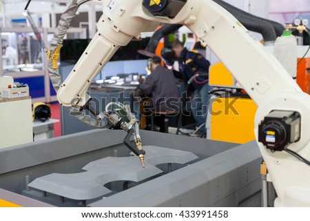 Welding robot arm