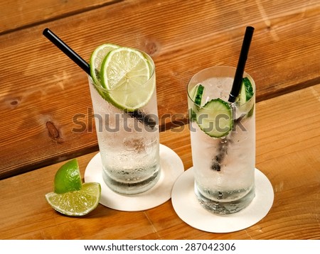 Gin tonic cocktails on wood