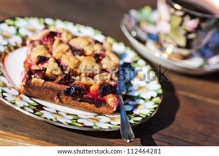plum streusel cake