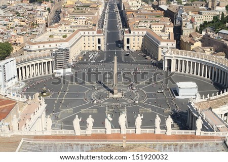 beautiful breath taking panoramic view of St. Peter\'s square in Vatican City 2