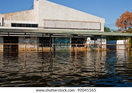 BANGKOK - NOV. 28: Factories damaged at Nava Nakorn Industrial, which is flooded for a period of 1 month on November 28, 2011 at Nava Nakorn Industrial Pathum Thani, in Bangkok.