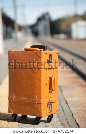 Travel bag that was placed on the platform of the station