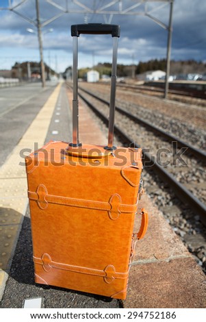 Travel bag that was placed on the platform of the station