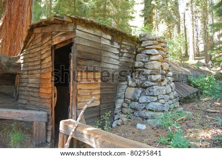 the cabin of Hale Tharp, a miner in the californian gold rush, made from a hollowed out giant sequoia log in Sequoia National Park