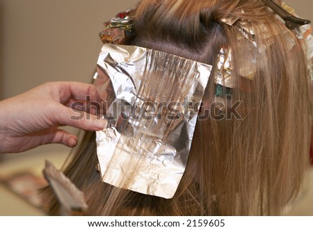 women having hair foiled