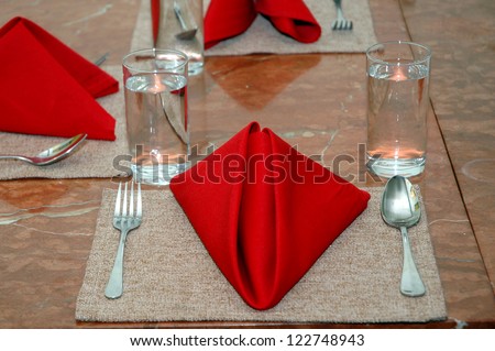 table manner at a restaurant