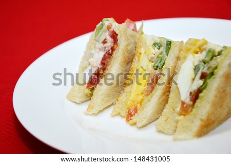 egg sandwich bread on white plate