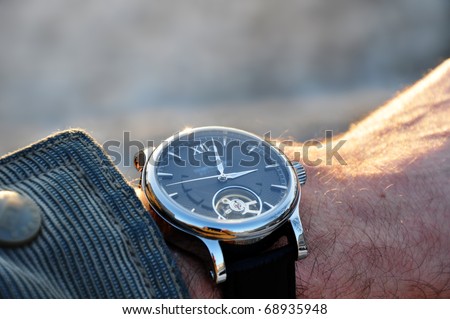 Luxury watch showing delay time