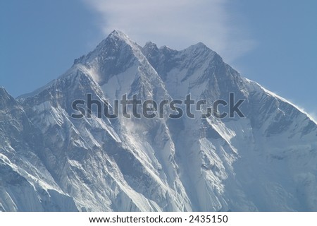 Neighboring Peak to Everest