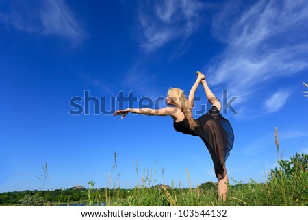 Young girl doing gymnastic outdoor (2)