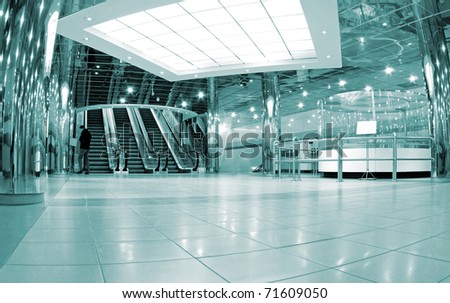 Escalator lobby