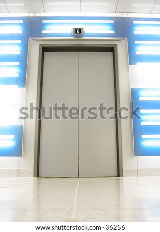 Elevator Door Close (1 of 2 Photo)