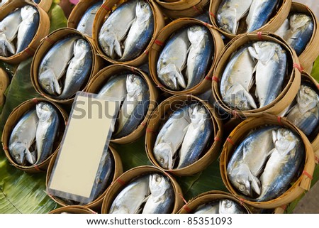 boil mackerel on plate in a market