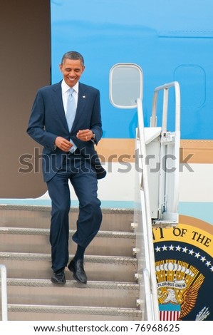 AUSTIN, TX- MAY 10: President Barack Obama arrives in Austin, TX on May 10, 2011 to attend a Democratic campaign fund-raiser.