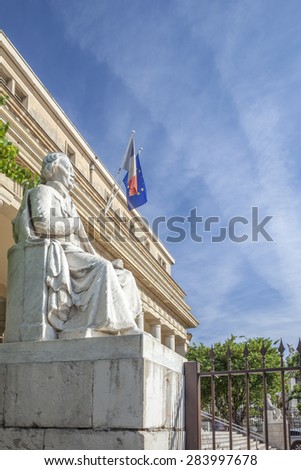 Court of appeal with statue in Aix en Provence City