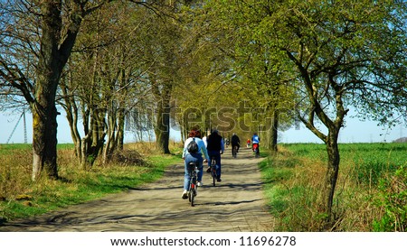 Family out for a ride - Family Cycling
