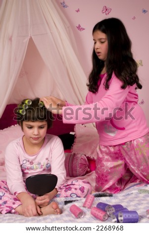 عكسهاي افغانستان Stock-photo-adorable-girls-having-fun-at-a-slumber-party-2268968
