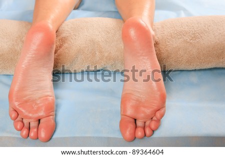 reflexology foot massage, spa foot treatment