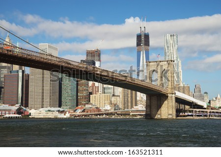 View of Brooklyn Bridge and Freedom Tower at Manhattan (New York City, USA)