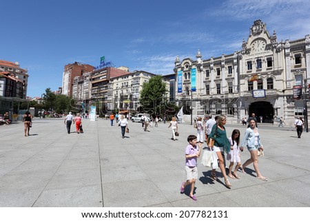 SANTANDER, SPAIN - JUN 30: People strolling on the Promenade in Santander. June 30, 2014 in Santander, Cantabria, Spain