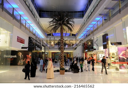 DUBAI, UAE - FEB 11: Inside of the Dubai Mall, biggest mall in the Middle East. February 11, 2009 in Dubai, United Arab Emirates