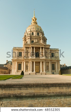 Les Invalides is a complex of museums and monuments in Paris, all relating to the military history of France. Most notably, the tomb of Napoleon Bonaparte is found here.