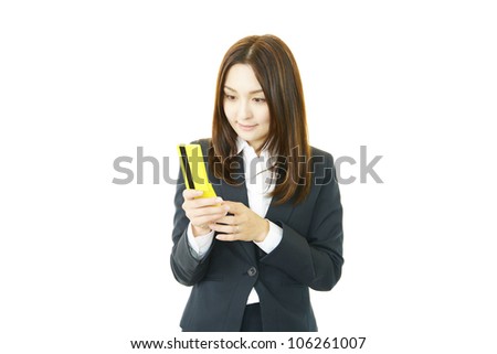 Female office worker to see an email
