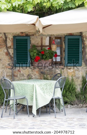 Traditional italian restaurant in Tuscany - Monteriggioni village