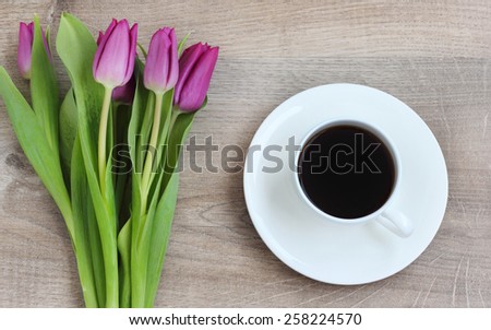 coffee mug flowers tulips vintage wood background