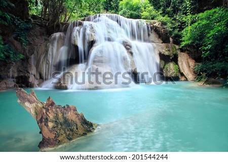Water fall  hua mae kamin Kanchanaburi, Thailand (hua mae kamin waterfall Nation Park)