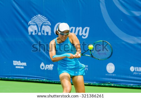 BANGKOK - SEPTEMBER 20 : Yukina Saigo of Japan in Chang ITF (International Tennis Federation) Pro Circuit 2015 15,000$ women at Rama Gardens Hotel on September 20, 2015 in Bangkok ,Thailand.